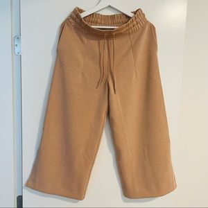 Lululemon Soft Ambitions High-Rise Crop Size 6